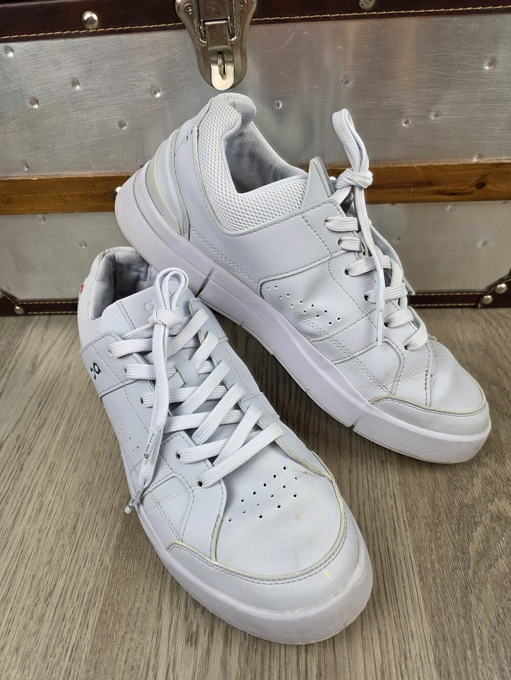 On Cloud The Roger Leather Sneakers Size 9.5